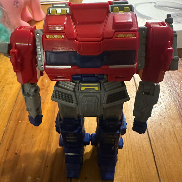 HASBRO TRANSFORMERS Optimus prime Transformable Action Figure - Picture 6 of 6